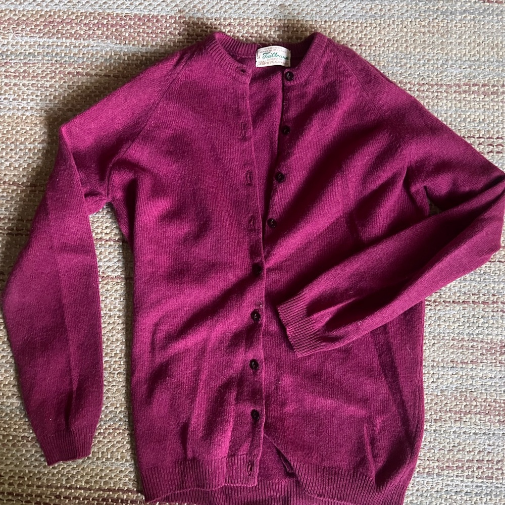 Vintage Tailteann Magenta cardigan